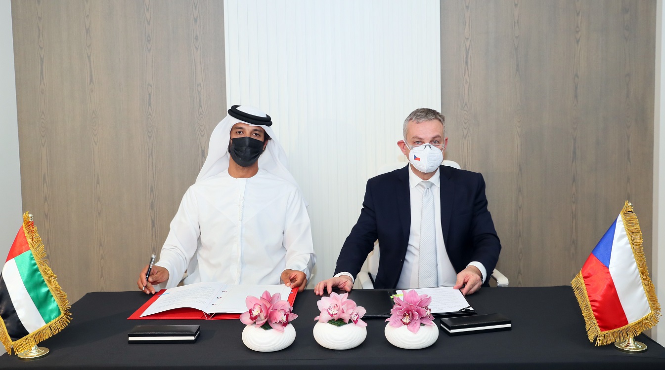 ركزت على تطوير برامج وآليات فعالة للتعاون بين البلدين في 10 قطاعات رئيسية الإمارات والتشيك توقعان اتفاقية تعاون اقتصادي وتجاري وفني لتأسيس لجنة اقتصادية مشتركة وتدشين مرحلة جديدة من الشراكة الاقتصادية
