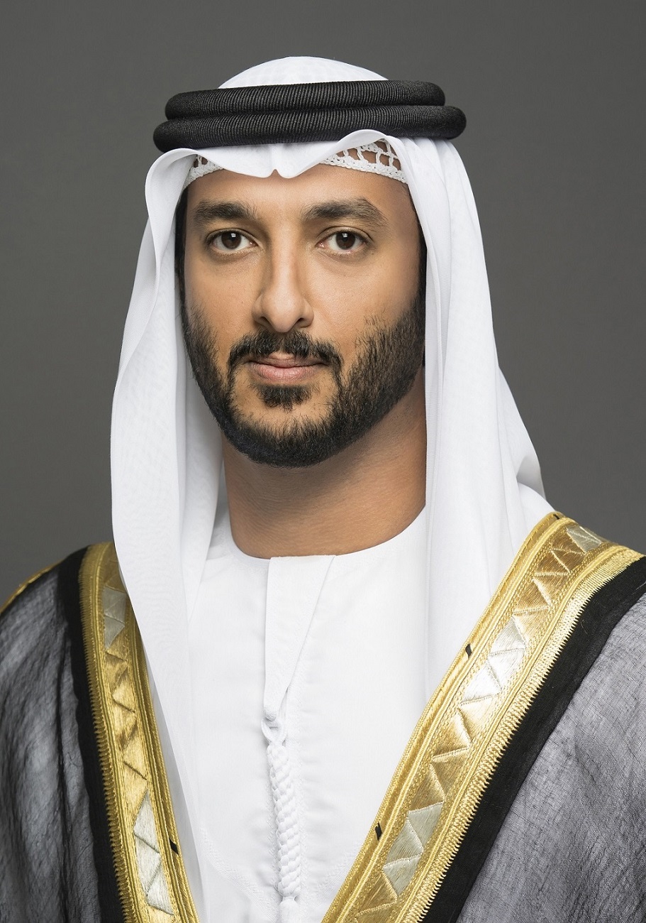 بن طوق: التعاونيات رافد مهم لتنوع وتنافسية الاقتصاد الوطني والقرار يعزز البيئة التنظيمية ومبادئ الشفافية والمرونة في القطاع التعاوني بالدولة >> تنمية القطاع التعاوني محور رئيسي ضمن نموذج الاقتصاد الجديد للدولة وبما يدعم مستهدفات الخمسين